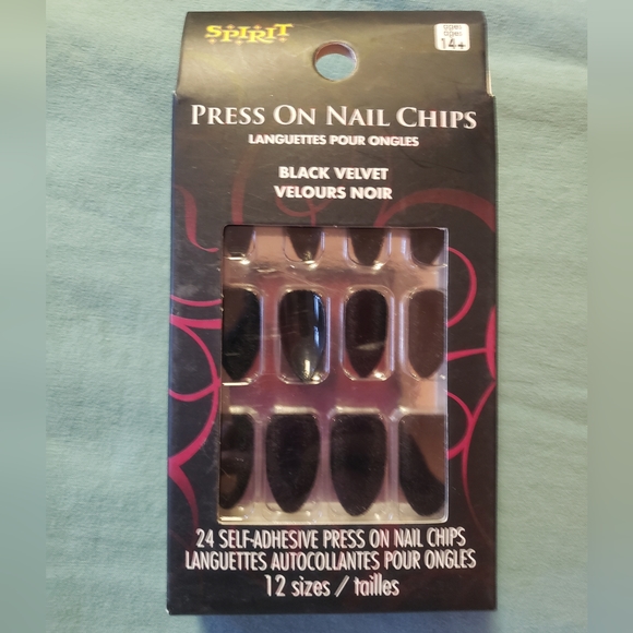 Spirit Halloween Black Velvet Flocked Press on Nails - Picture 2 of 8